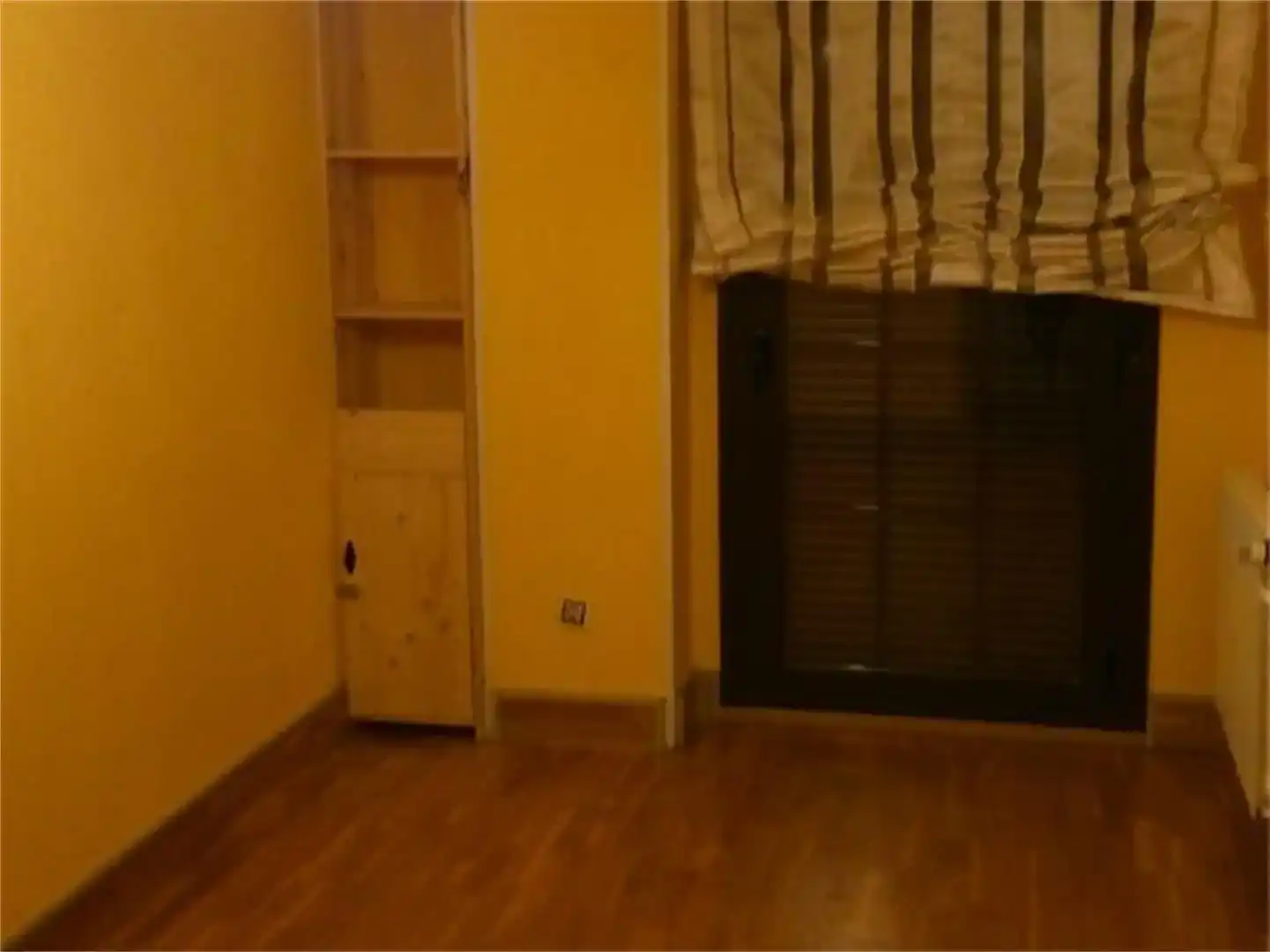 Dormitori de Pis en venda en Piedrahíta amb Parquet, Moblat i Balcó