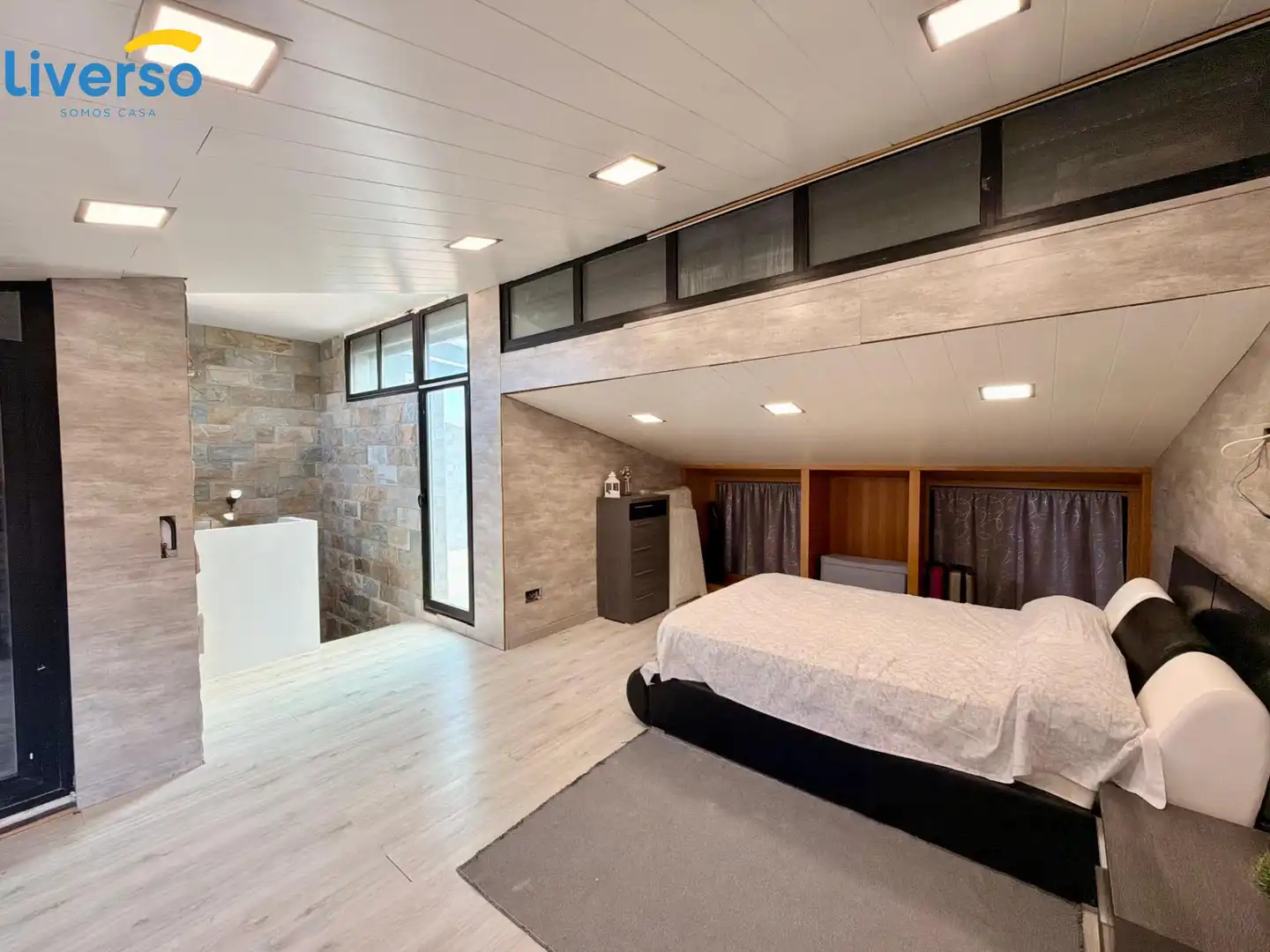 Casa adosada en venda en Alfoz de Quintanadueñas amb Calefacció, Terrassa i Traster