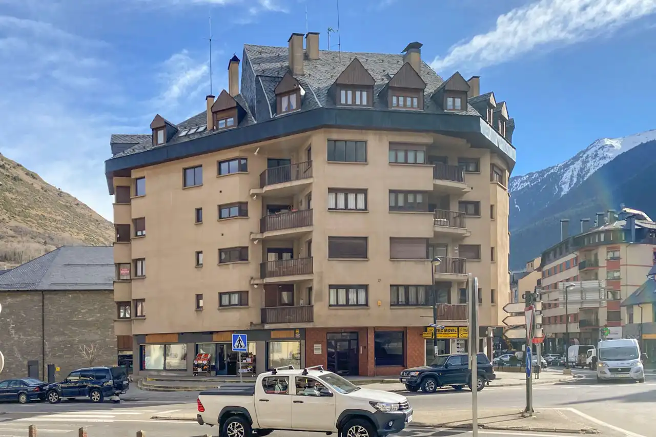 Vista exterior de Apartament en venda en Vielha e Mijaran amb Calefacció, Parquet i Traster