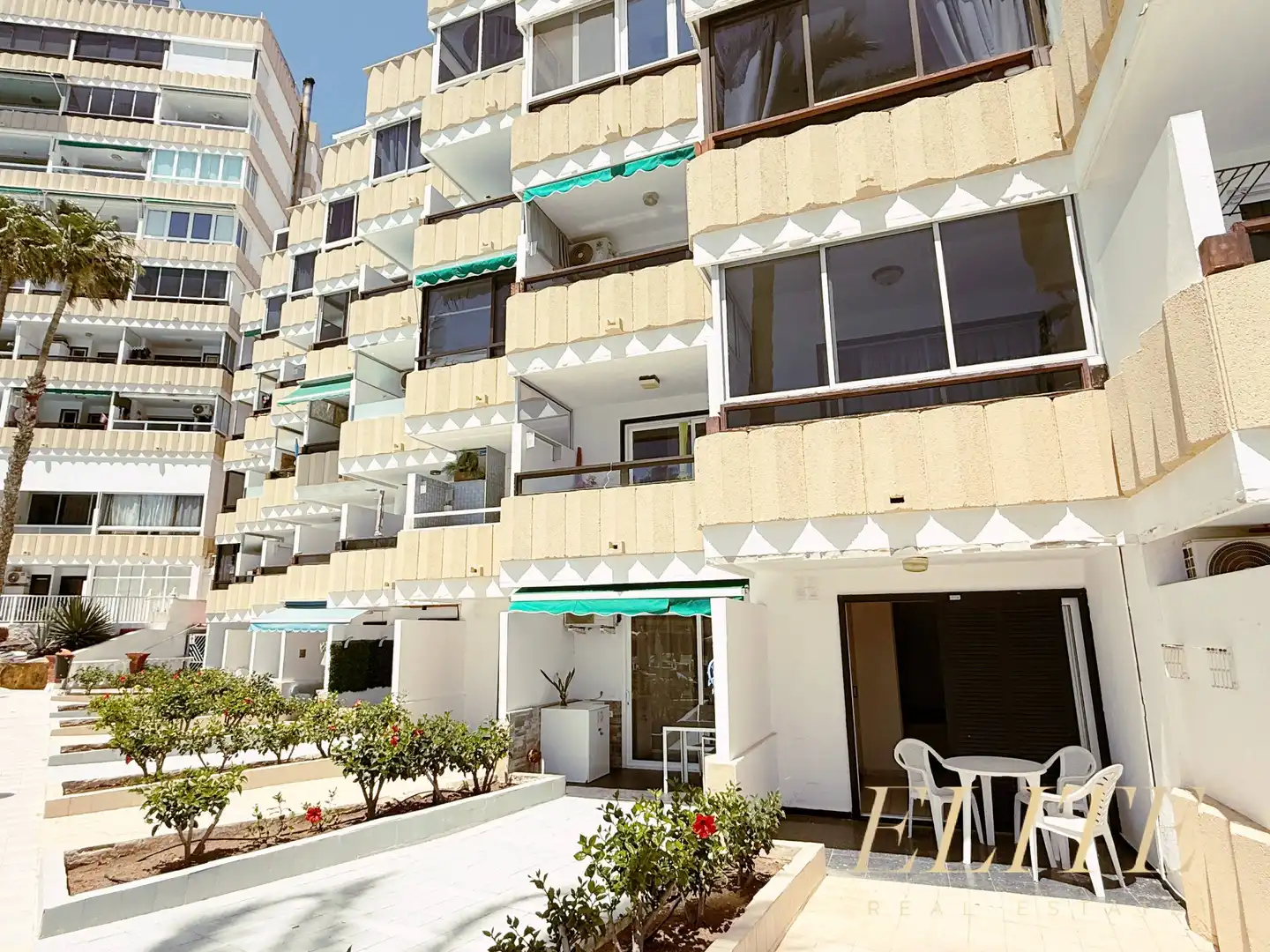 Vista exterior de Estudio en venta en San Bartolomé de Tirajana con Jardín privado, Terraza y Amueblado
