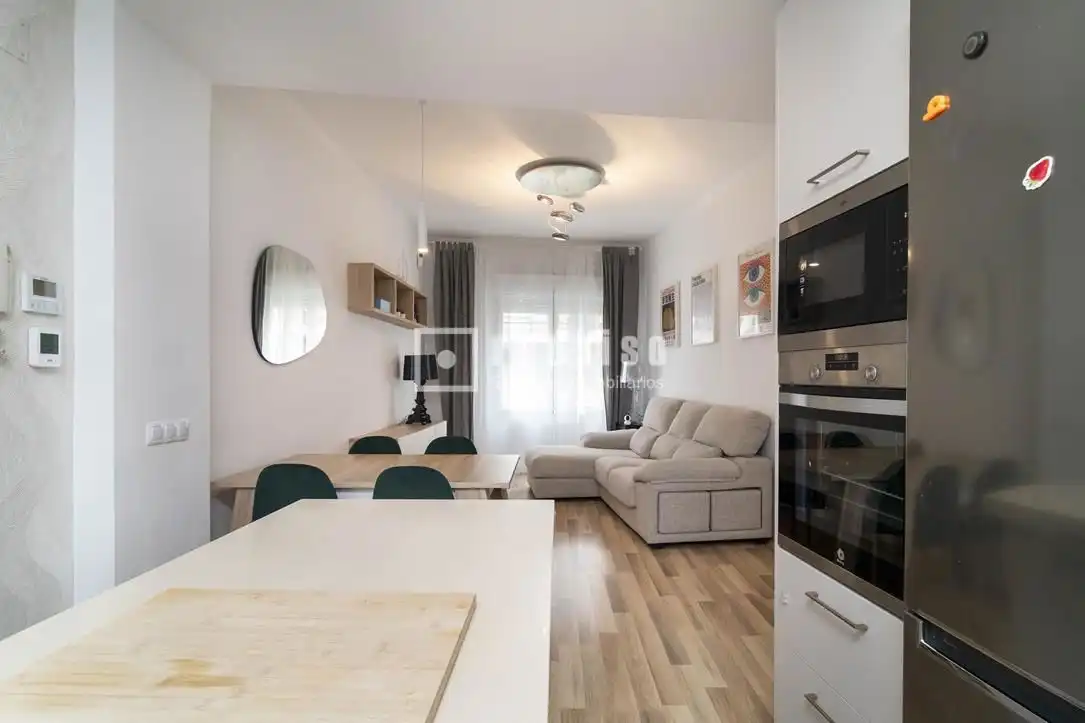 Living room of Flat for rent in Madrid  with Air Conditioner, Heating and Parquet flooring