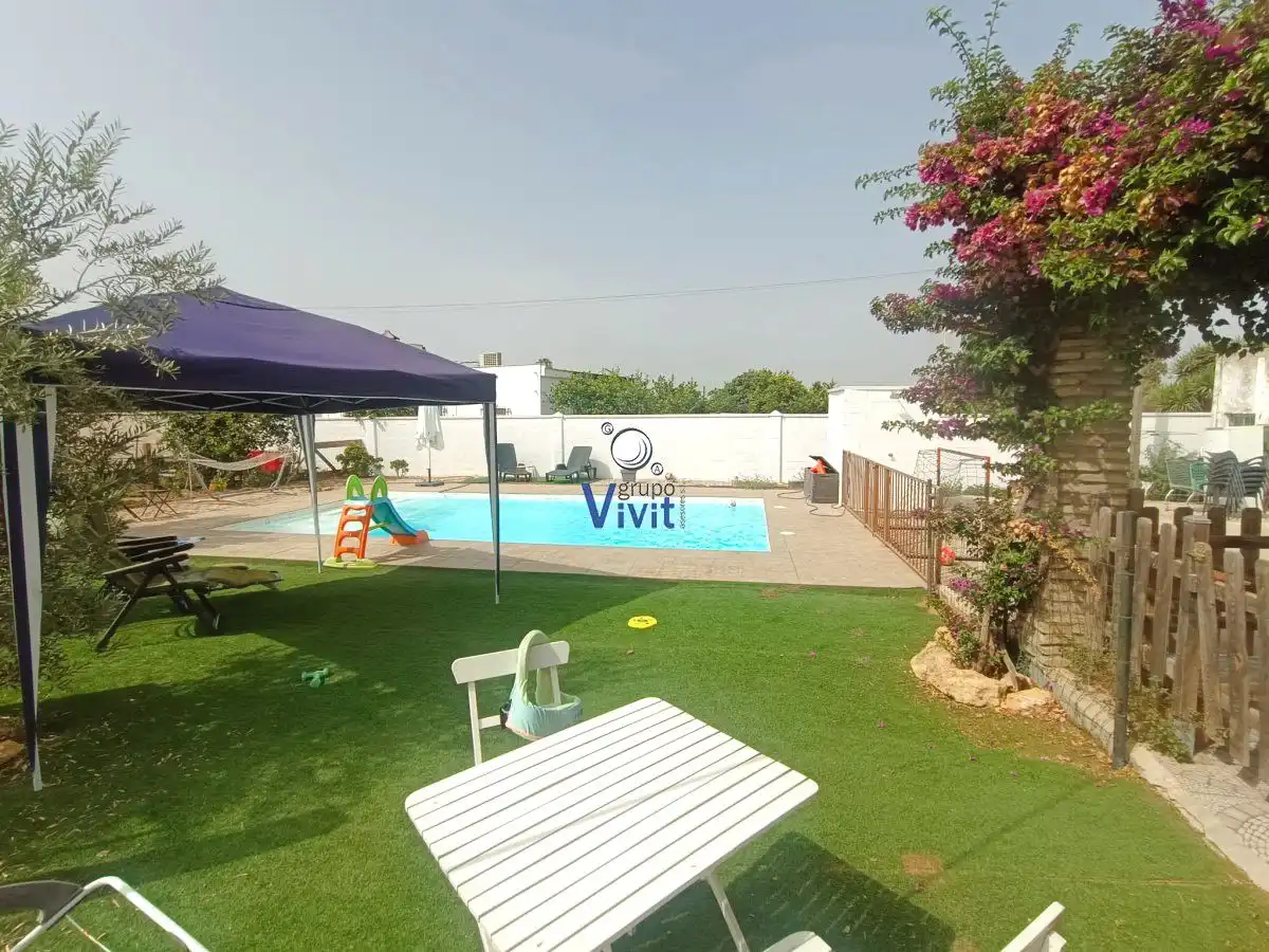 Piscina de Casa o xalet en venda en Alcalá de Guadaira amb Traster