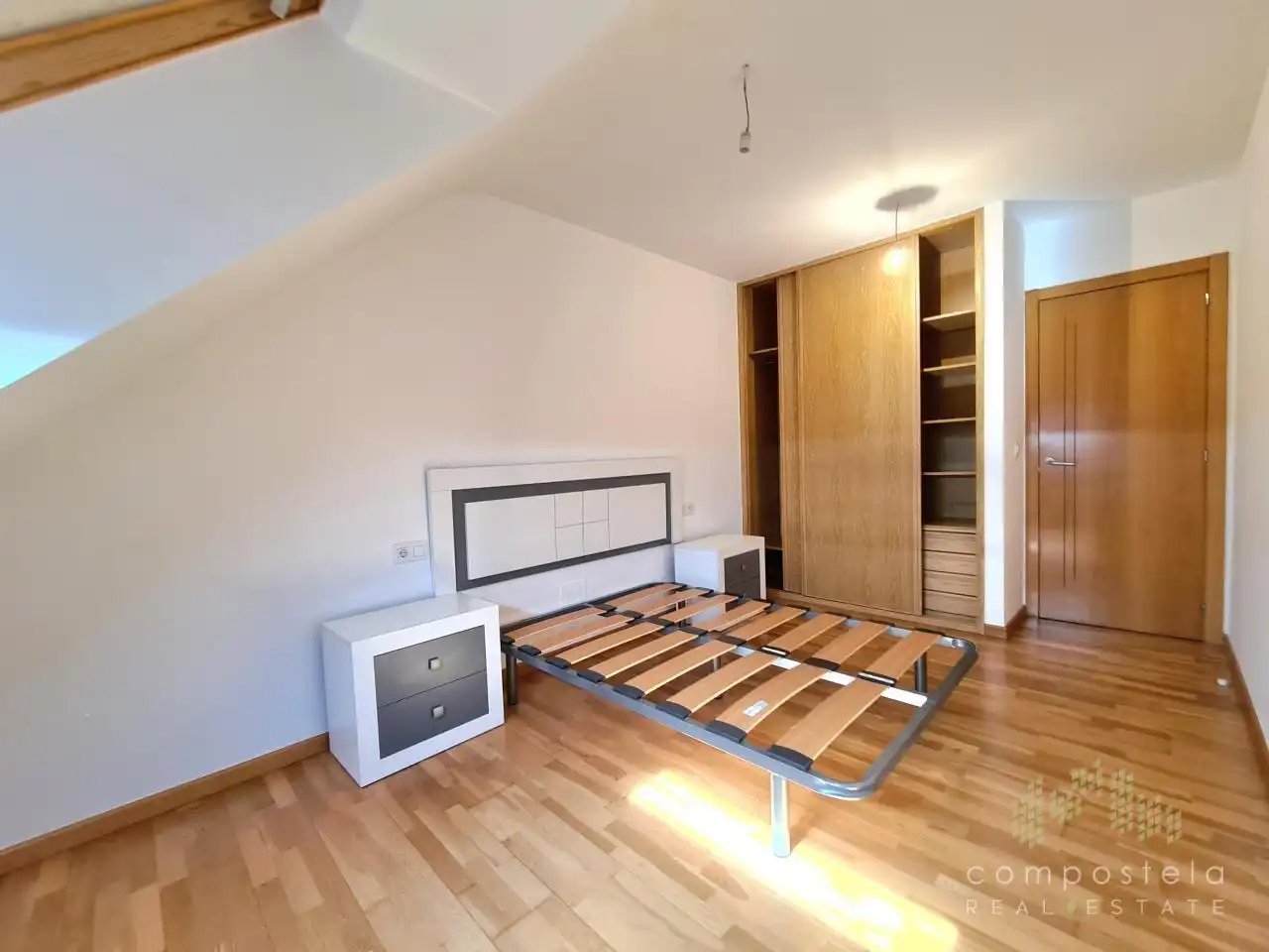 Attic for rent in Avda. Mahía, Bertamirans