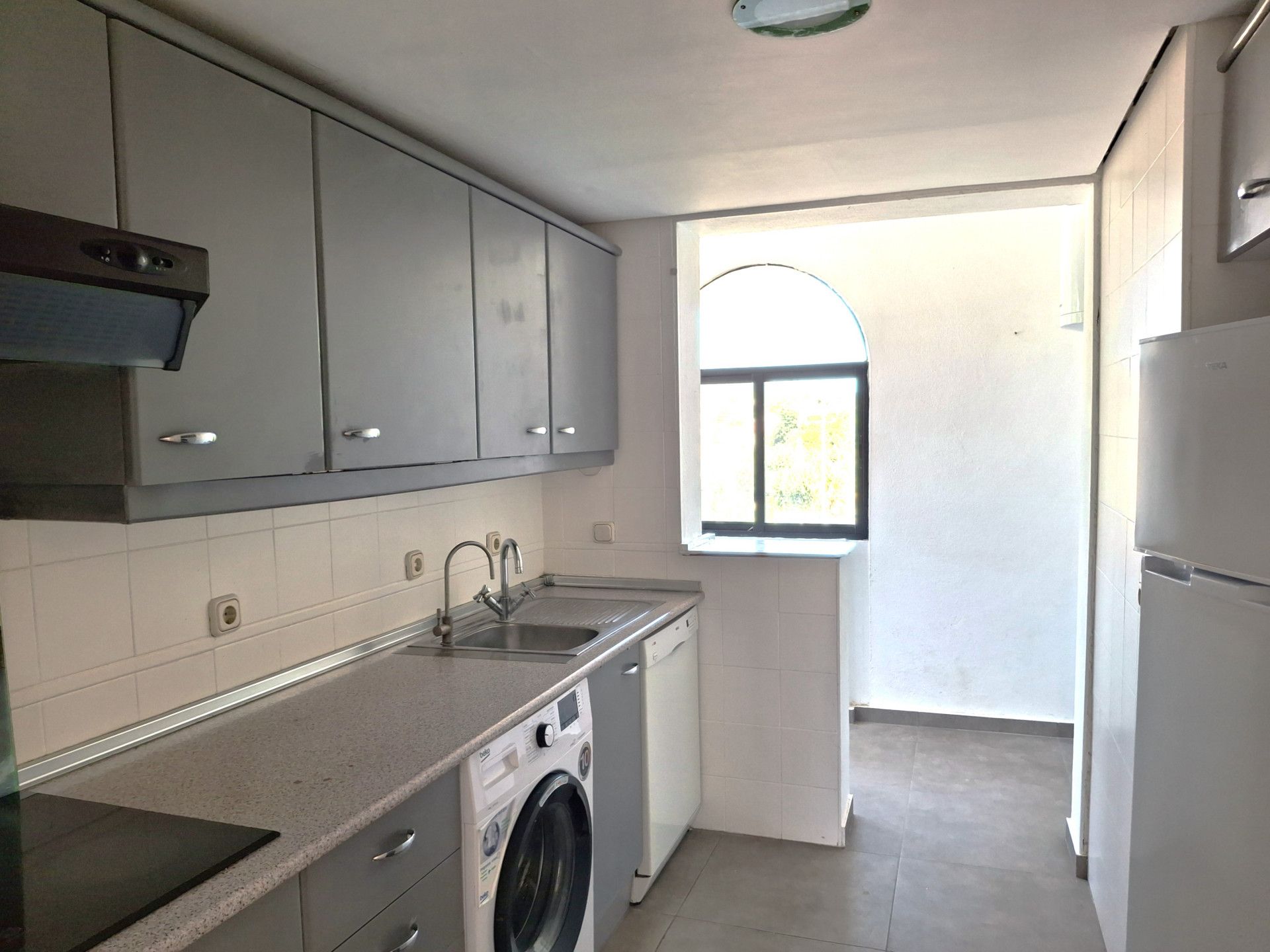 Kitchen of Apartment for sale in Sotogrande  with Air Conditioner, Heating and Terrace