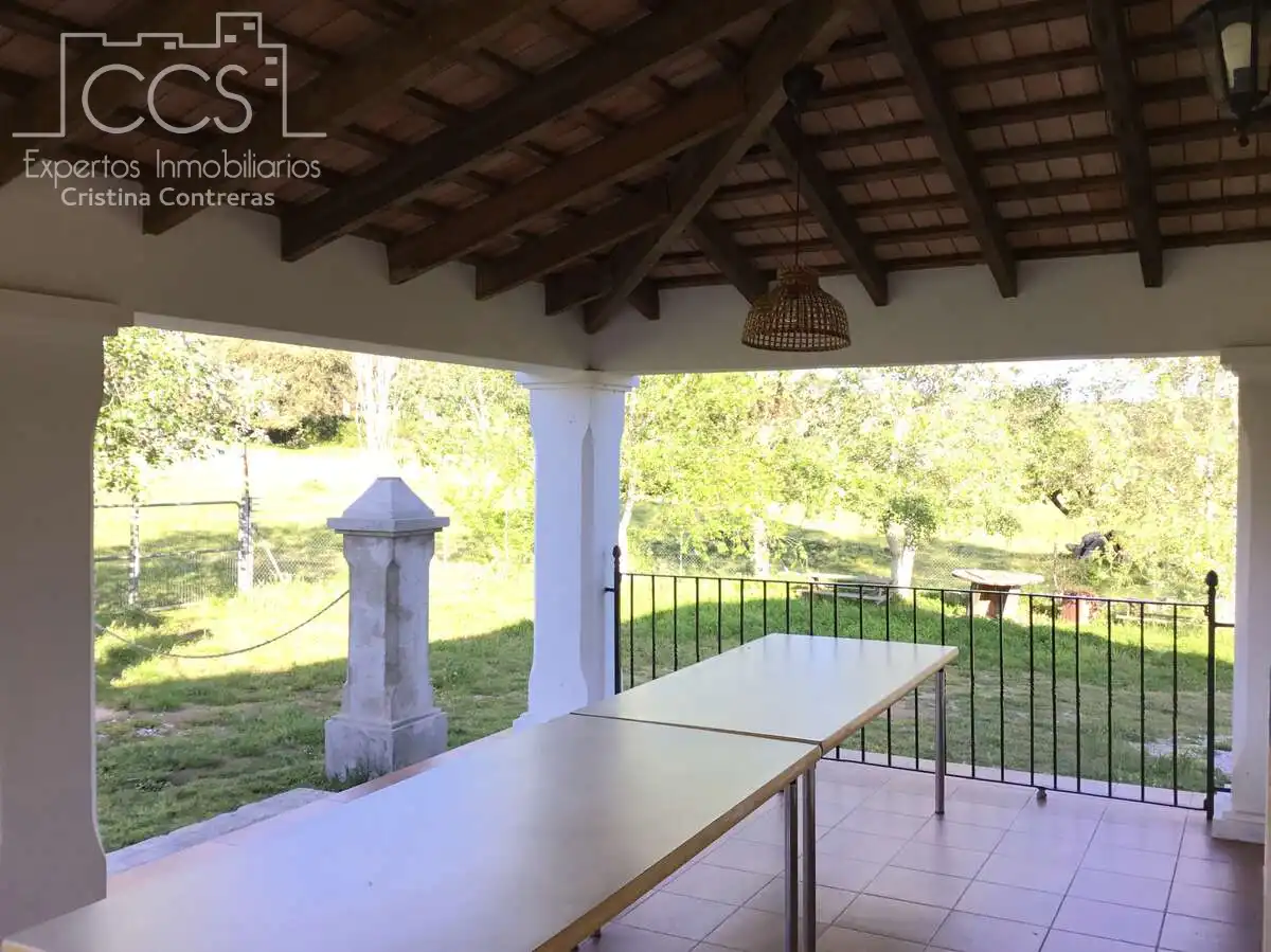 Terrassa de Finca rústica en venda en El Pedroso amb Traster, Piscina i Moblat
