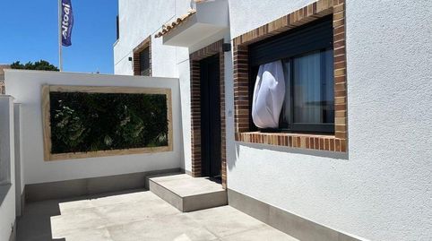 Foto 3 de Casa adosada en venta en Calle Calle Semilleros, Pilar de la Horadada ciudad, Pilar de la Horadada