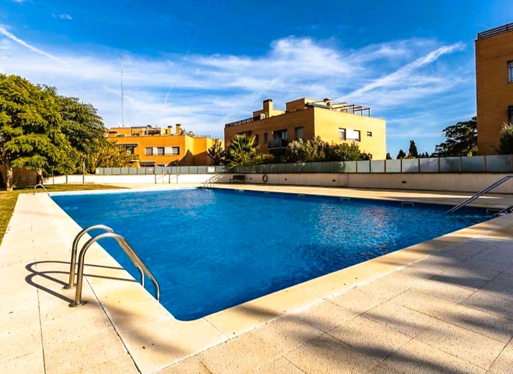 Piscina de Piso en venta en Montgat con Aire acondicionado, Calefacción y Jardín privado