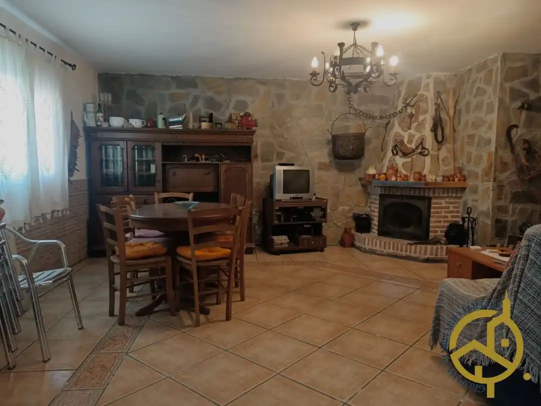 Sala d'estar de Casa o xalet en venda en El Viso de San Juan amb Aire condicionat, Calefacció i Jardí privat