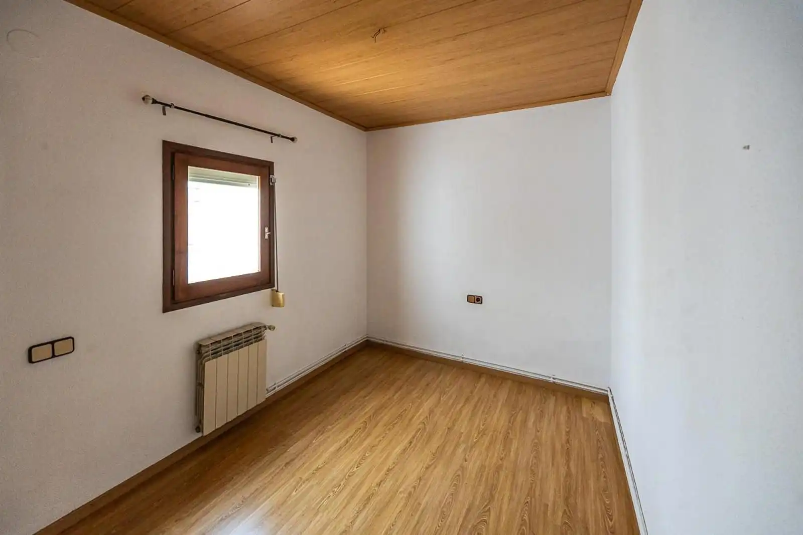 Habitación de Ático en venta en Sabadell con Calefacción, Terraza y Balcón