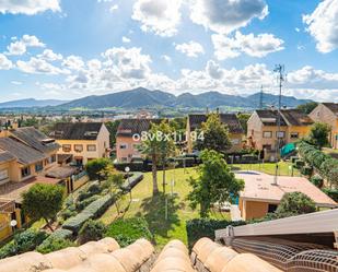 Vista exterior de Casa o xalet en venda en Arriate amb Aire condicionat, Calefacció i Piscina