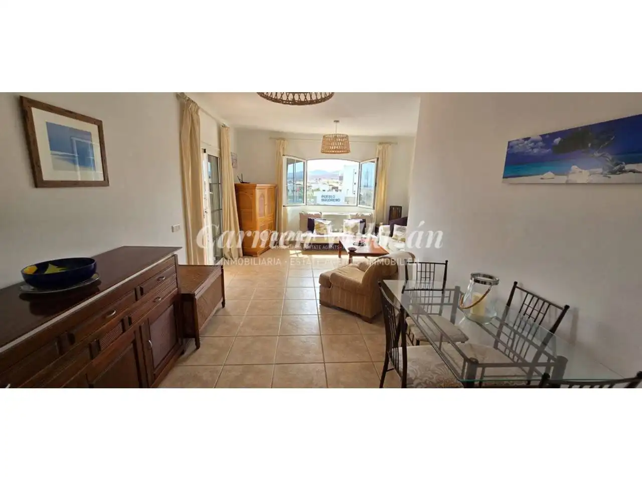 Sala de estar de Apartamento en venta en Antigua con Amueblado, Balcón y Piscina comunitaria