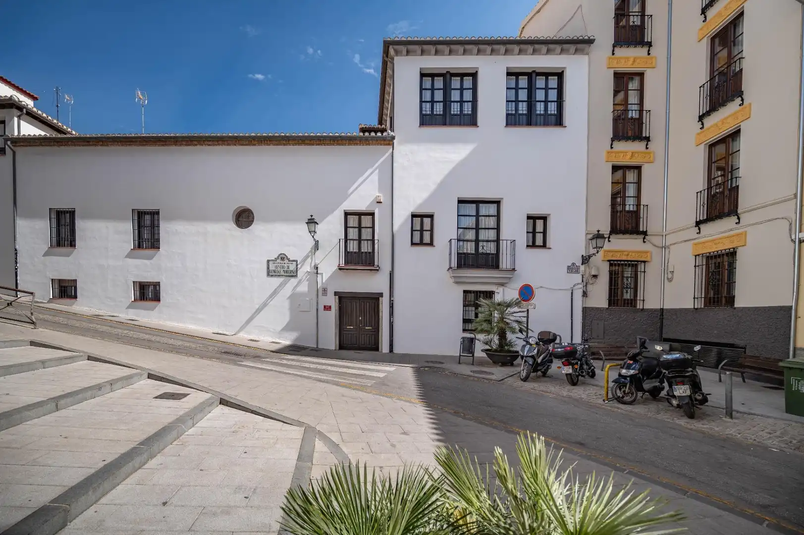 Exterior view of Apartments for sale in Granada  with Furnished