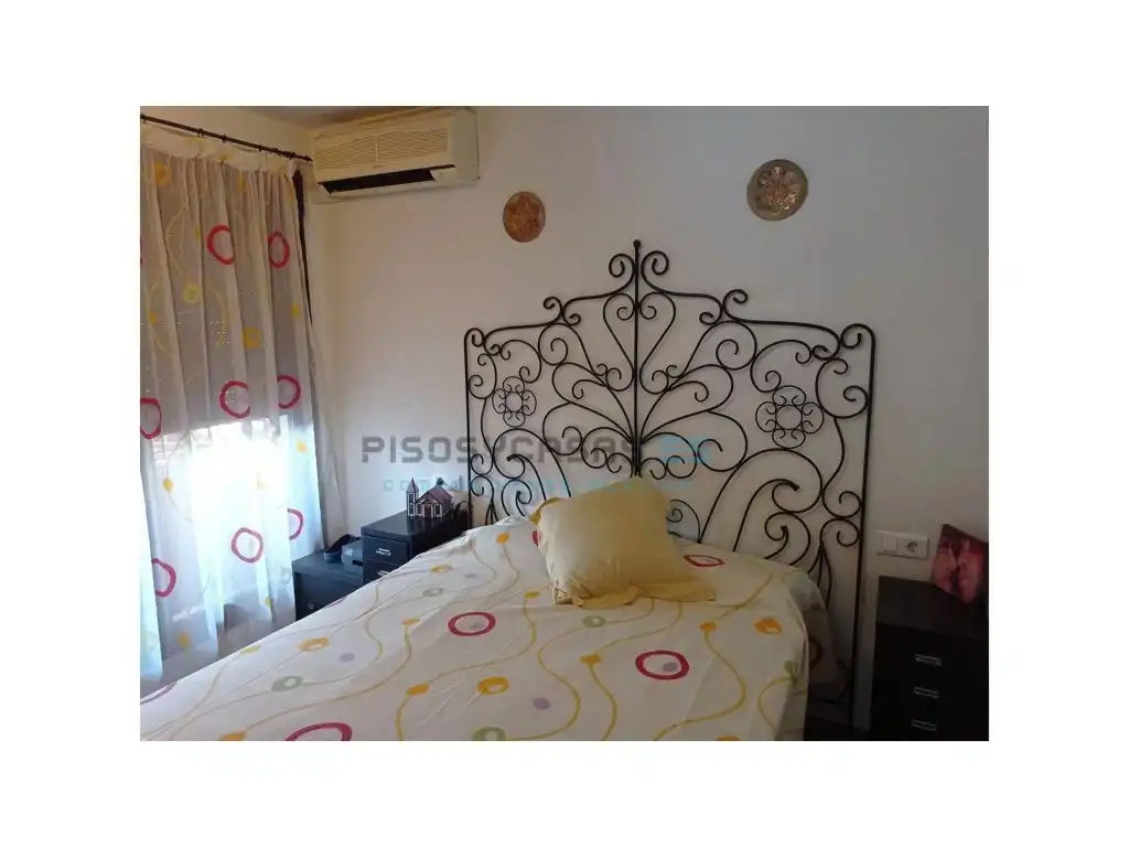 Dormitori de Casa adosada en venda en Sagunto / Sagunt amb Aire condicionat, Jardí privat i Terrassa