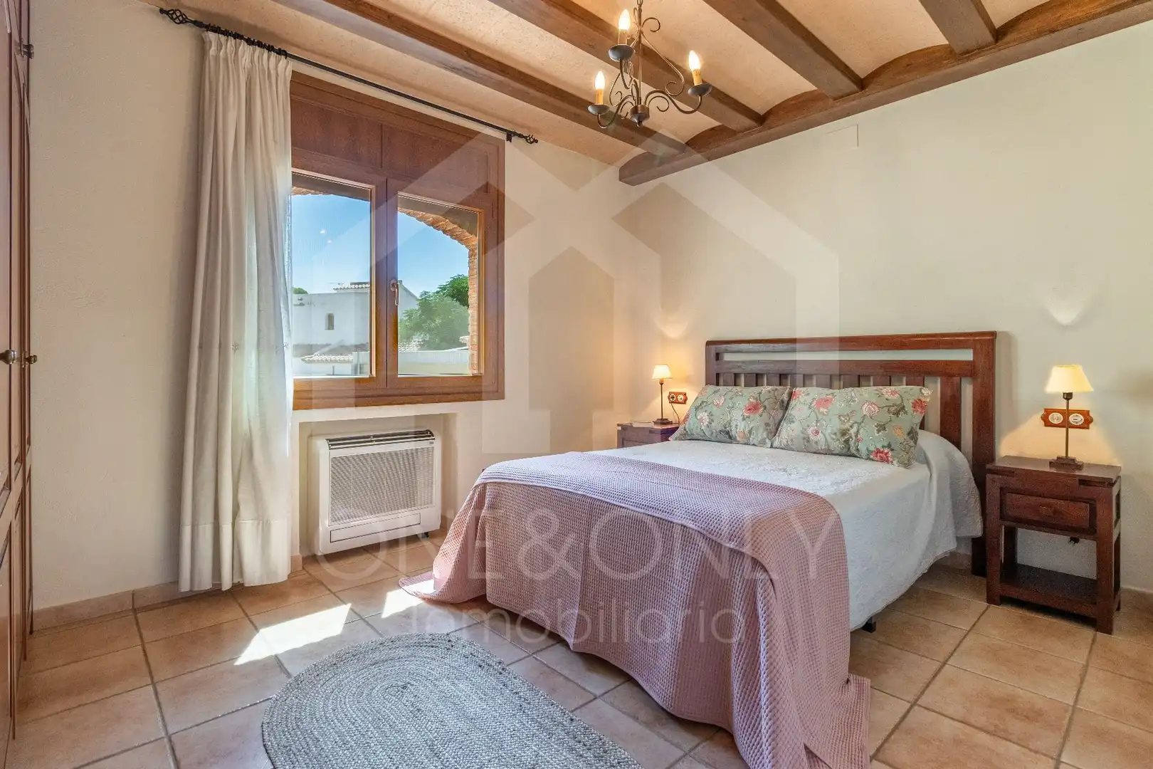 Dormitori de Casa o xalet en venda en Mont-roig del Camp amb Aire condicionat, Calefacció i Jardí privat