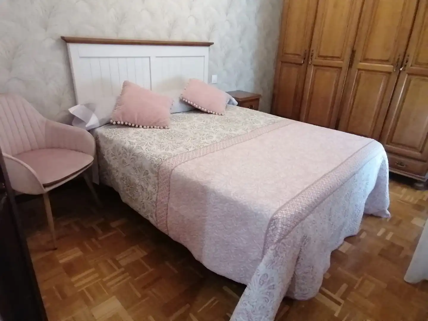 Bedroom of Flat for rent in Gijón   with Heating, Furnished and Oven