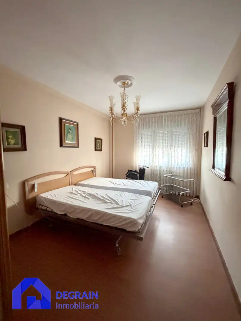 Habitación de Piso de alquiler en Oviedo  con Calefacción, Terraza y Trastero