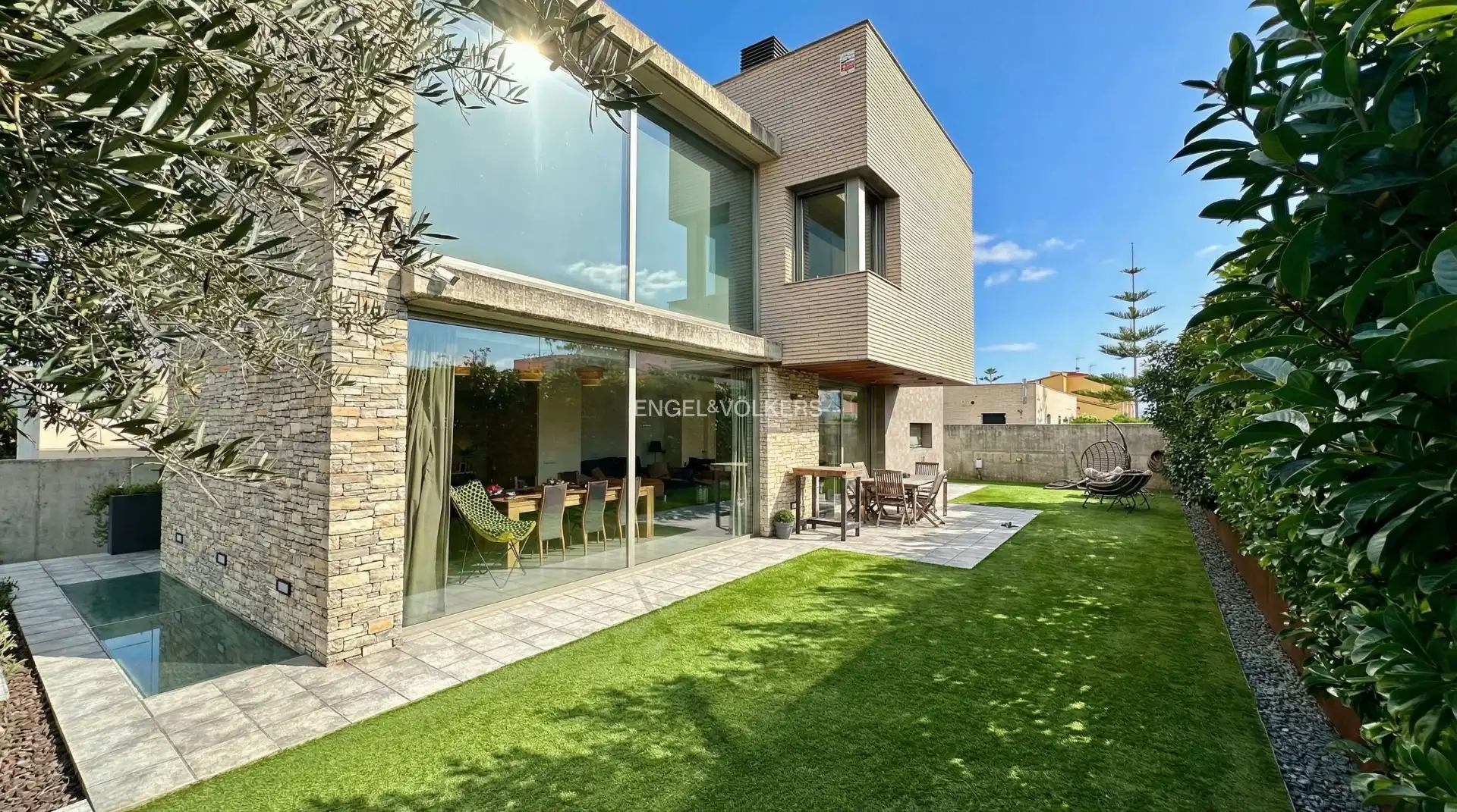 Vista exterior de Casa o xalet en venda en Cambrils amb Aire condicionat, Calefacció i Jardí privat