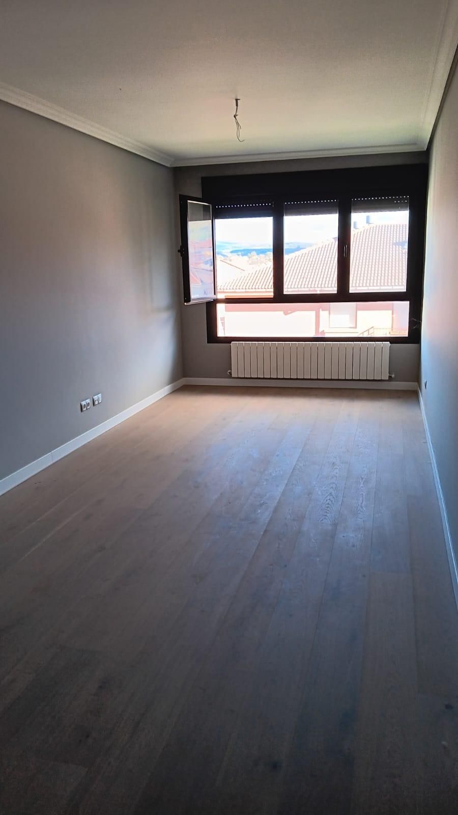 Dormitori de Pis en venda en Valle de Mena amb Calefacció i Balcó