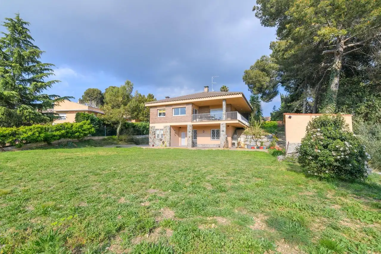 Garden of Houses for sale in Sabadell  with Air Conditioner, Heating and Terrace