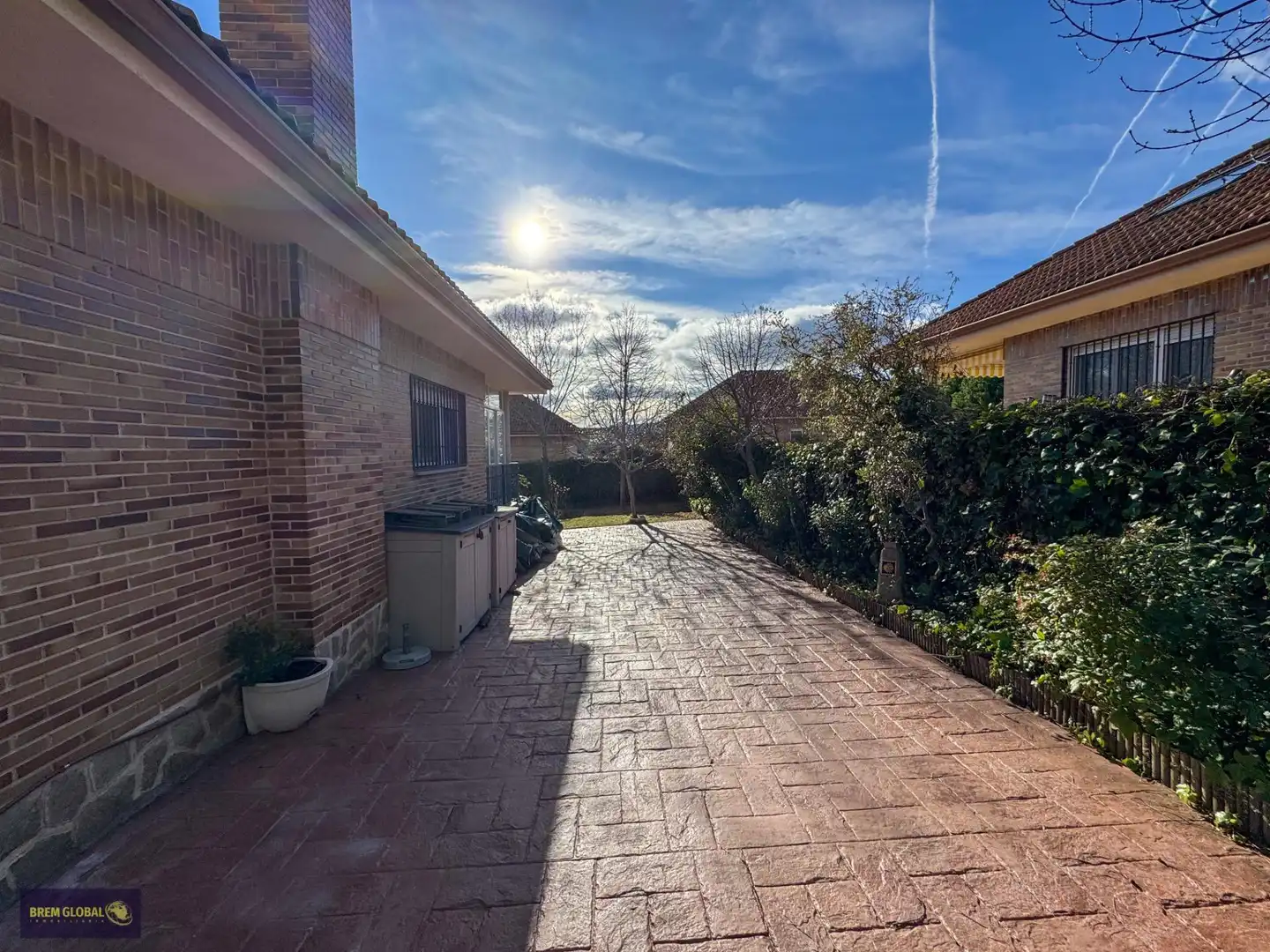 Vista exterior de Casa o chalet en venta en Lozoyuela-Navas-Sieteiglesias con Jardín privado