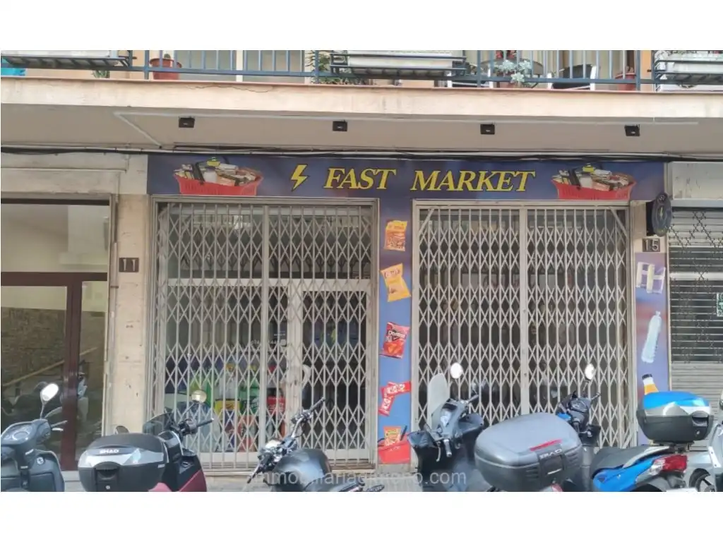 Local commercial à louer à Avenida Frederic Mistral, imagen 2