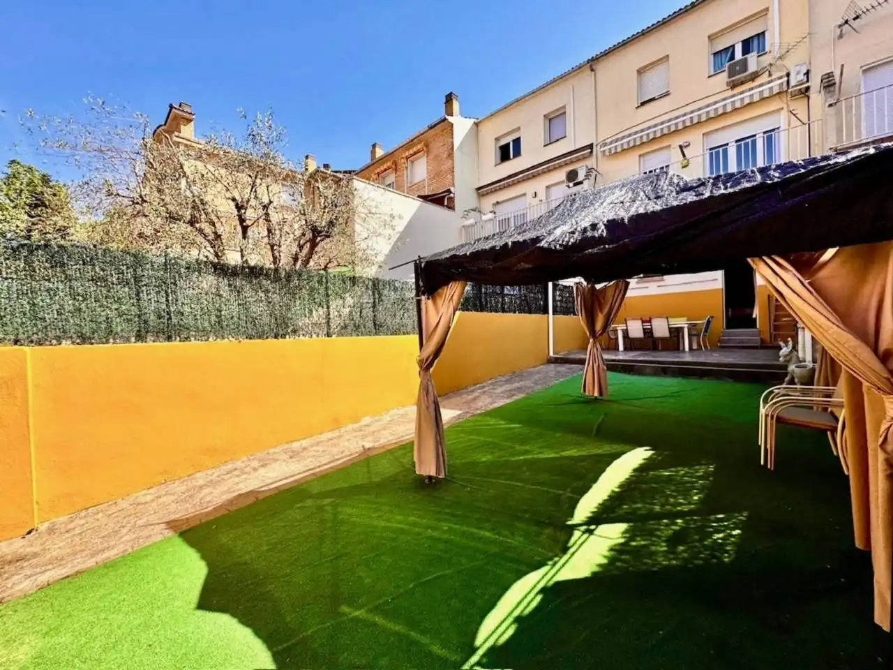 Houses for sale in Paseo Joan Miró, La Balconada - Cal Gravat