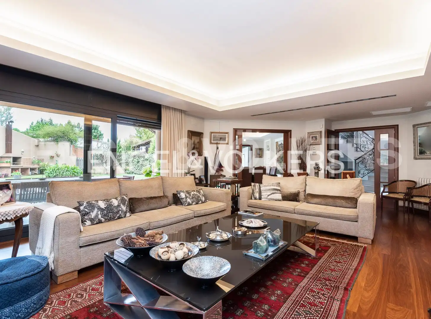 Living room of Houses for sale in Sant Cugat del Vallès  with Air Conditioner, Heating and Private garden