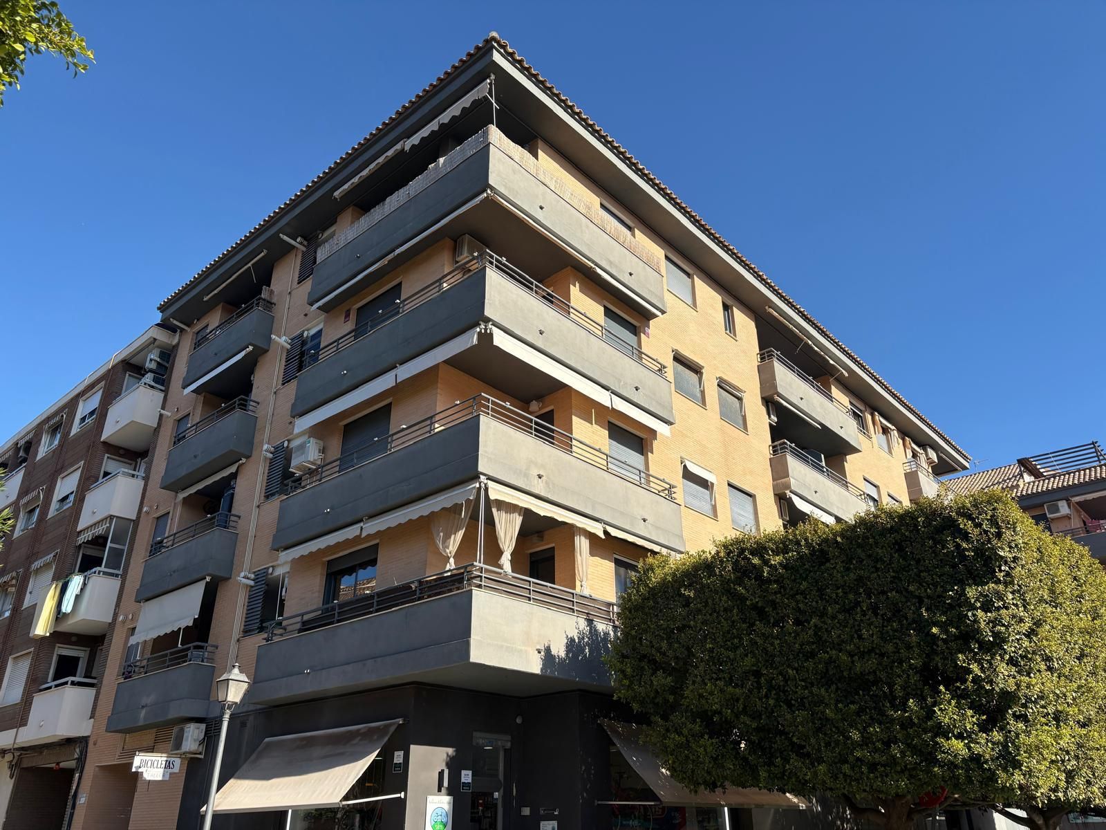 Vista exterior de Pis en venda en Rocafort amb Aire condicionat, Calefacció i Balcó