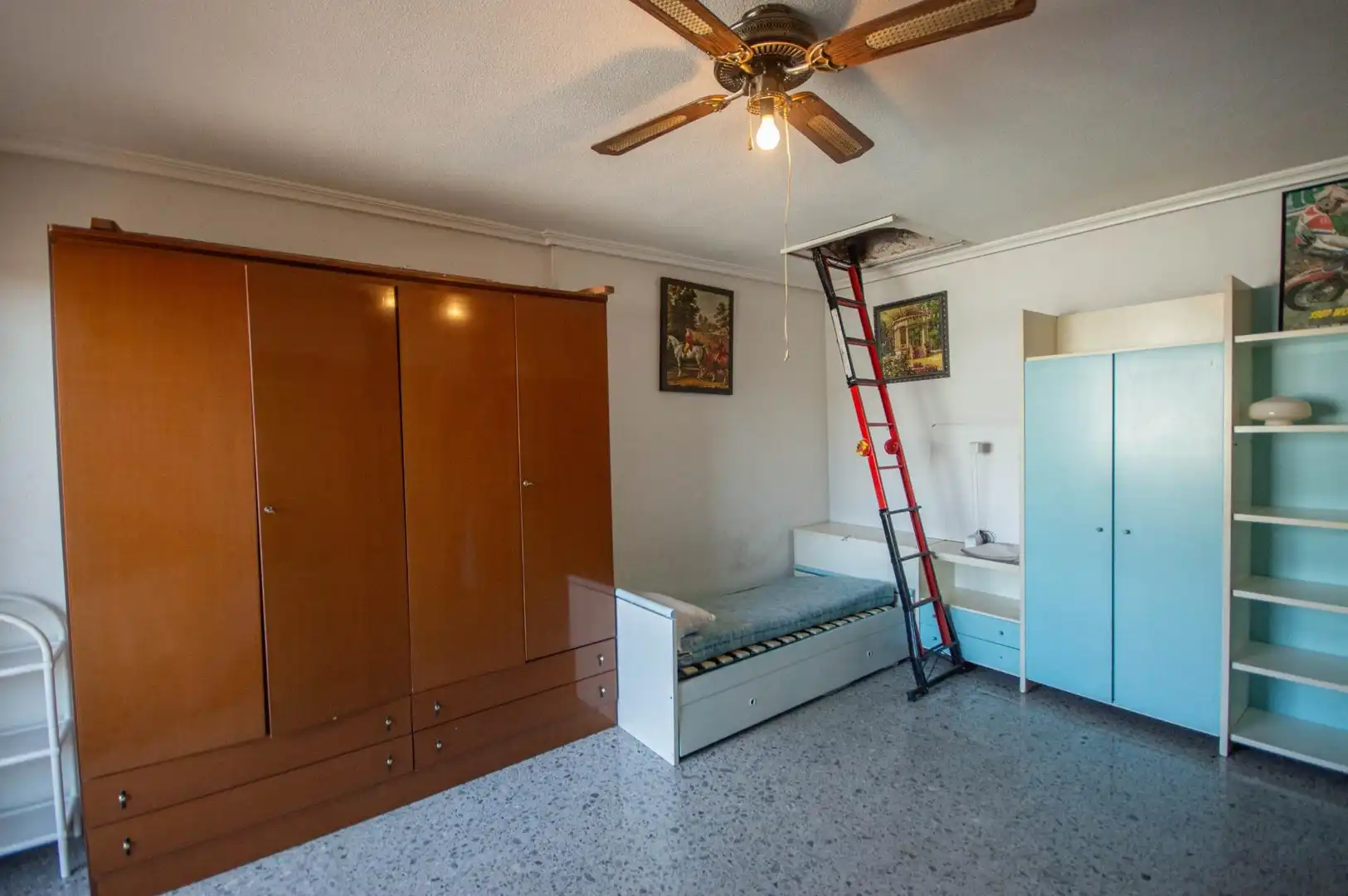 Habitación de Casa adosada en venta en Elda con Aire acondicionado, Terraza y Trastero