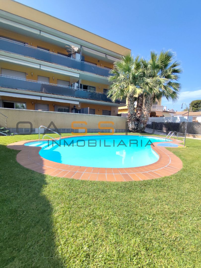 Piscina de Apartament en venda en Roda de Berà amb Aire condicionat, Calefacció i Terrassa