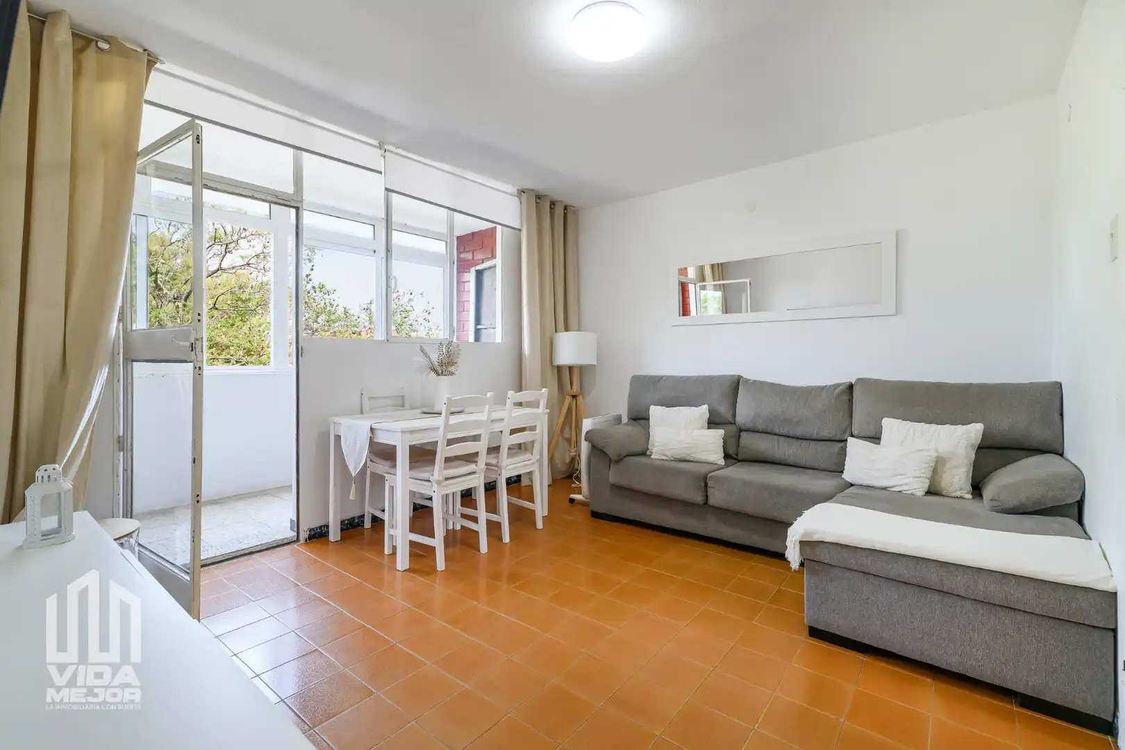 Sala de estar de Piso en venta en Sant Boi de Llobregat con Balcón