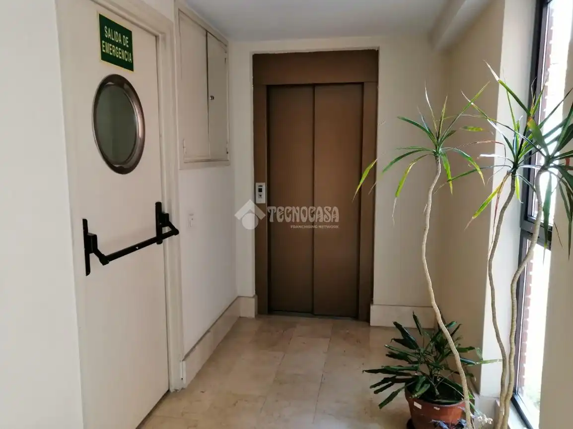 Appartamento con ascensore in affitto a C. de Carmen Cobeña, imagen 23