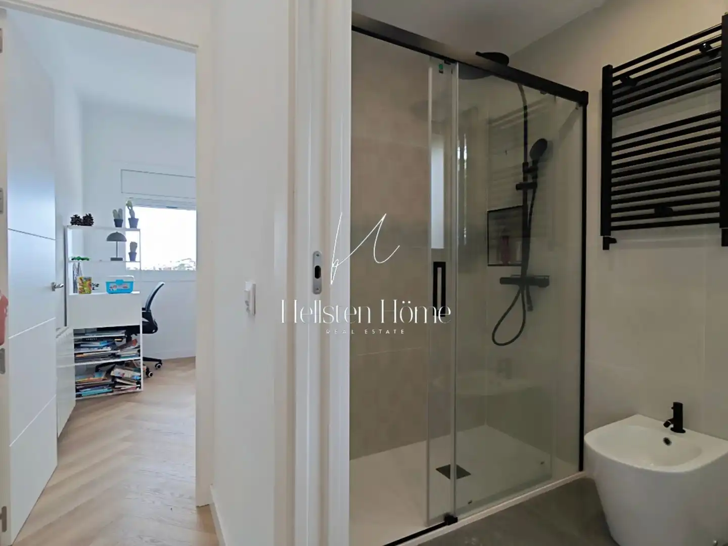 Bany de Casa o xalet en venda en Castelldefels amb Aire condicionat, Jardí privat i Terrassa