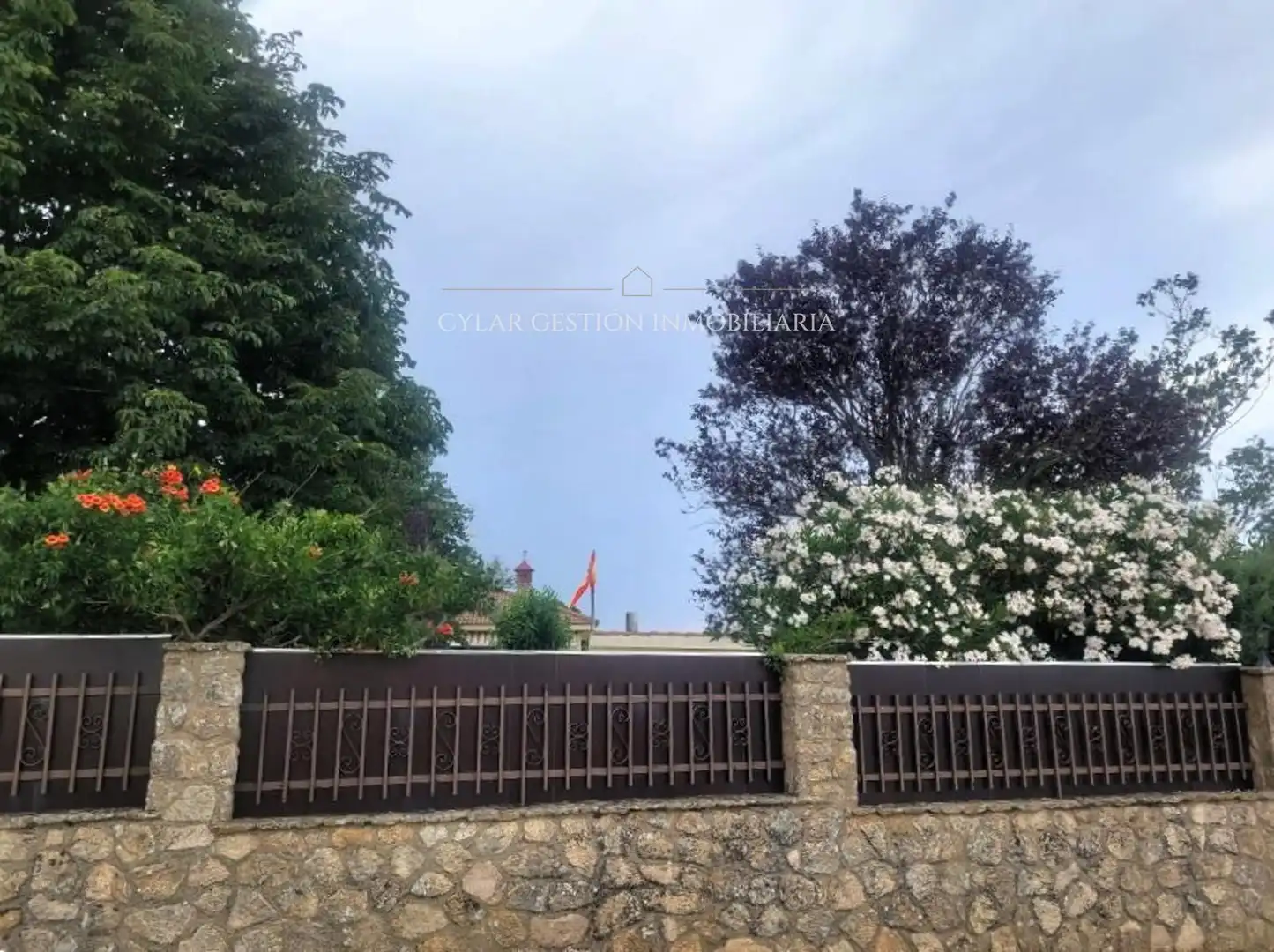 Vista exterior de Casa o xalet en venda en Castellanos de Villiquera amb Calefacció i Piscina
