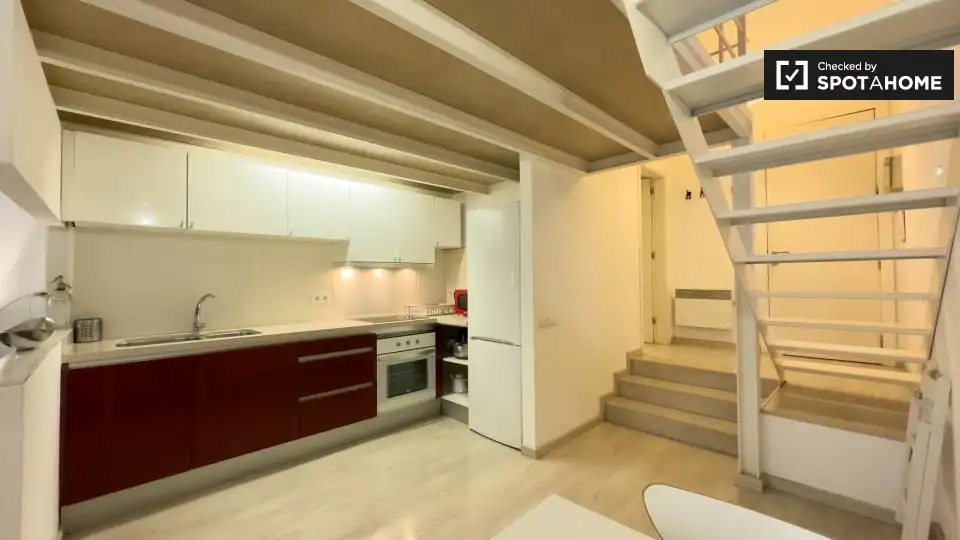 Appartamento con terrazza in affitto a Sant Martí, imagen 16