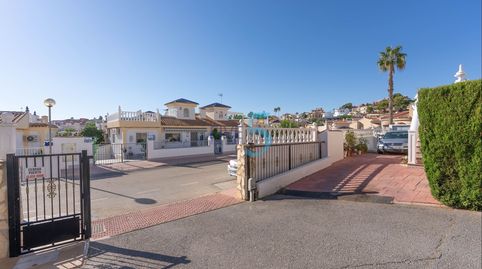 Villa independiente de 3 dormitorios orientada al sureste con solario privado y piscina comunal en Ciudad Quesada! Esta encantador, imatge 3