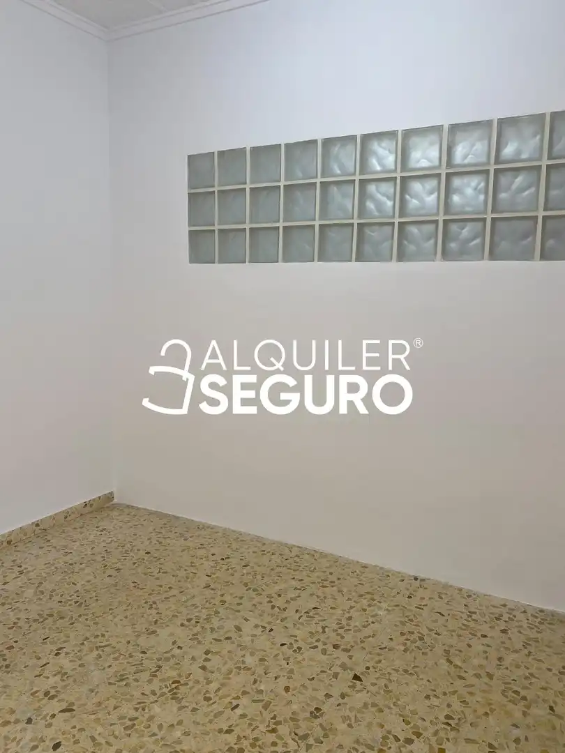 Flat for rent in Zaragoza  with Air Conditioner