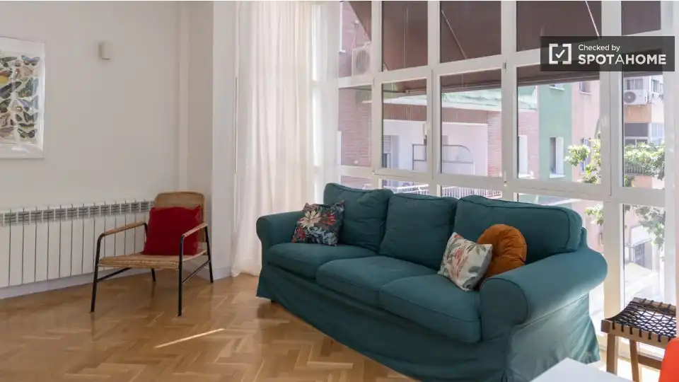 Sala de estar de Apartamento para compartir en Madrid con Aire acondicionado, Calefacción y Terraza