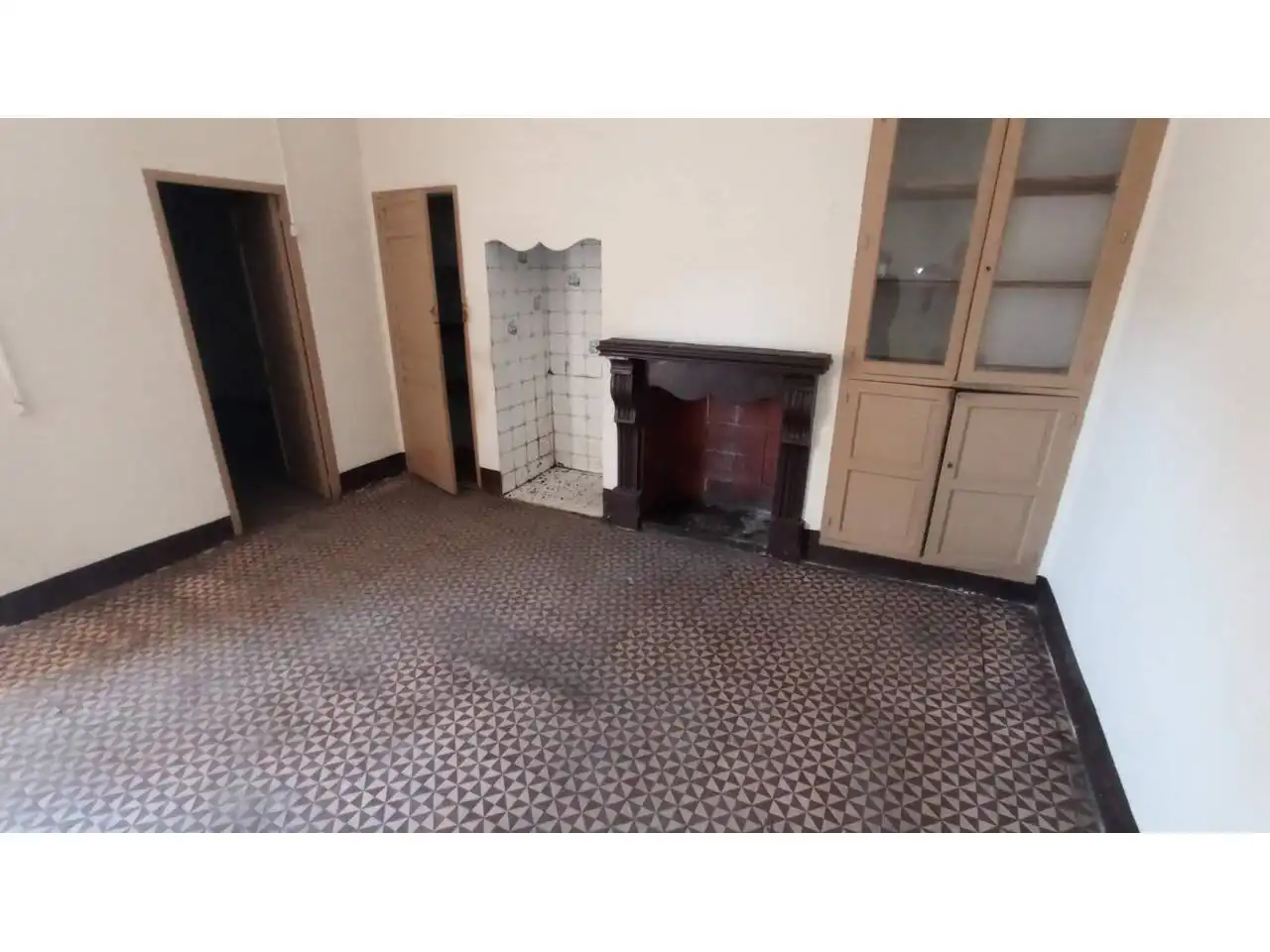 Houses for sale in Calle CAMPOAMOR, Centro