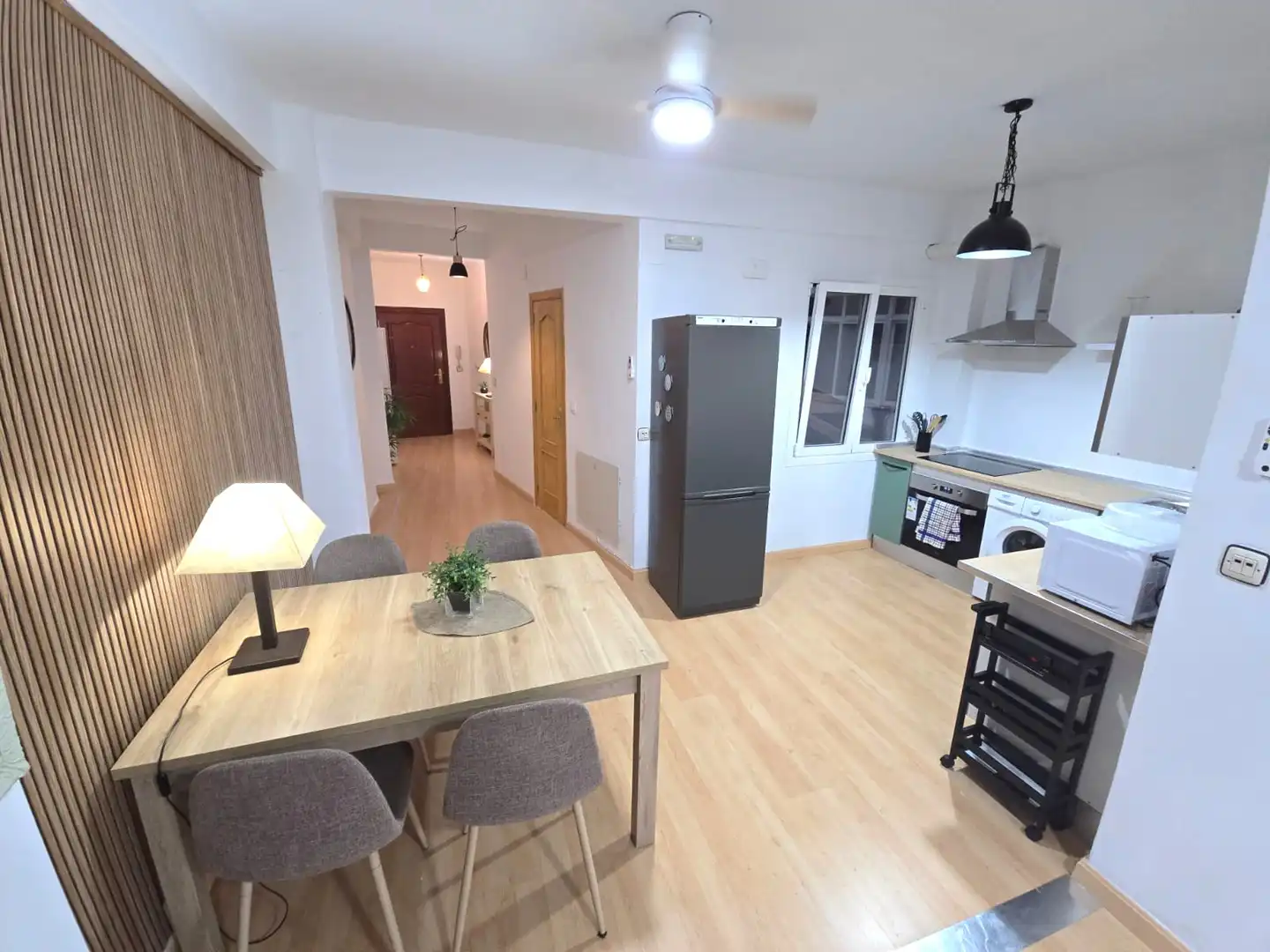 Cuina de Apartament de lloguer en Cáceres amb Aire condicionat, Calefacció i Moblat