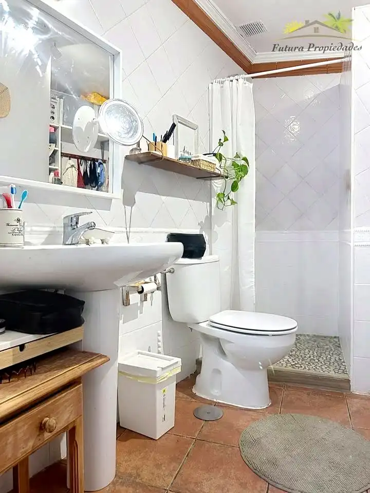 Badezimmer von Erdgeschoss zum Verkauf in Haría mit Terrasse