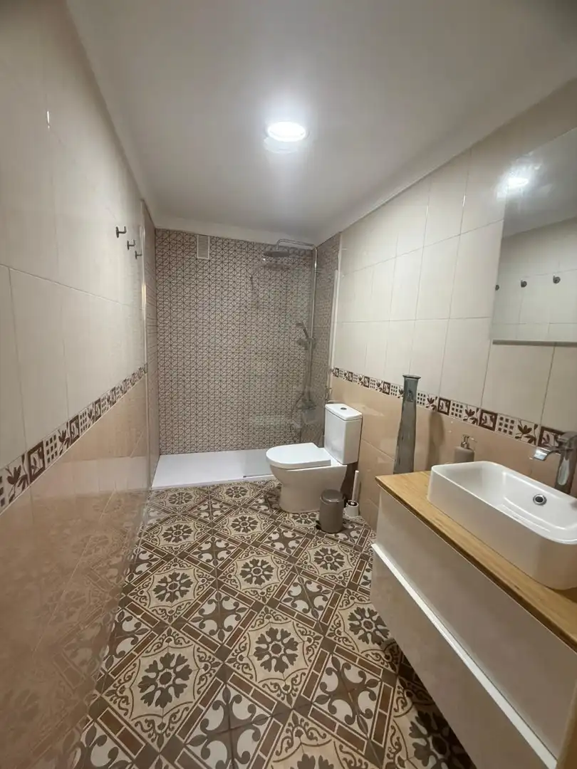 Bathroom of Flat for share in San Cristóbal de la Laguna  with Parquet flooring and Furnished