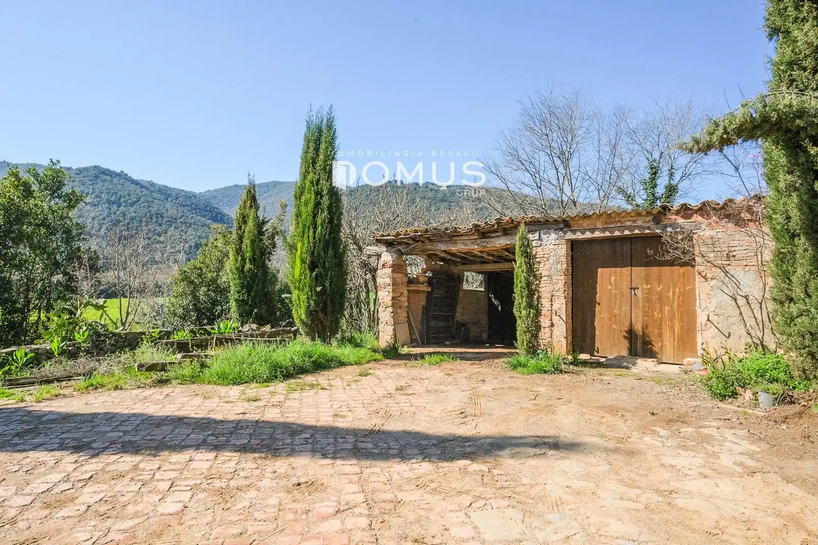 Country homes for sale in Besalú  with Private garden