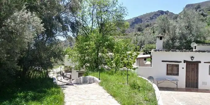 Vista exterior de Edifici en venda en Alpujarra de la Sierra