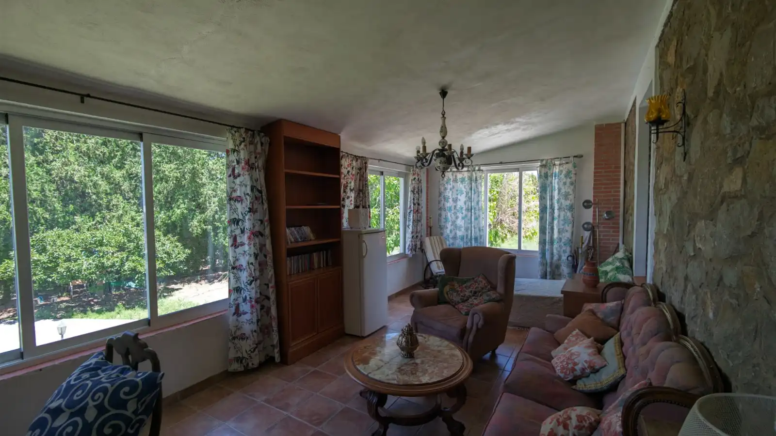 Sala d'estar de Casa o xalet en venda en La Zubia amb Aire condicionat, Jardí privat i Traster
