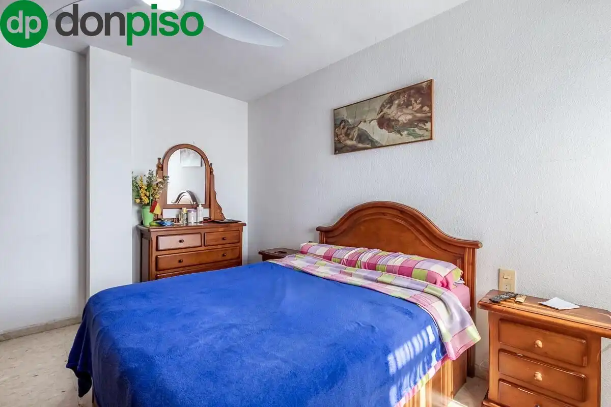 Bedroom of Flat for sale in Granada  with Heating and Balcony