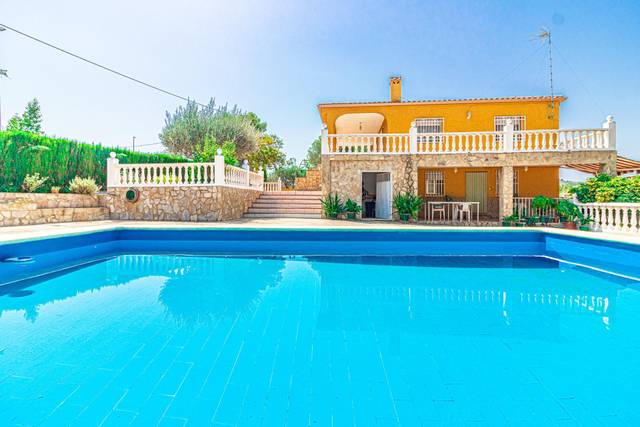 Casa-chalet en Venta en Alberic