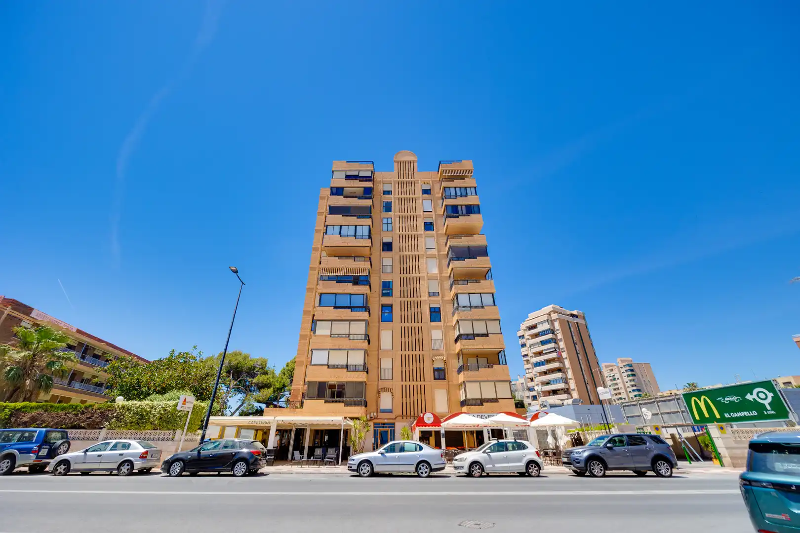 Vista exterior de Piso en venta en El Campello con Terraza