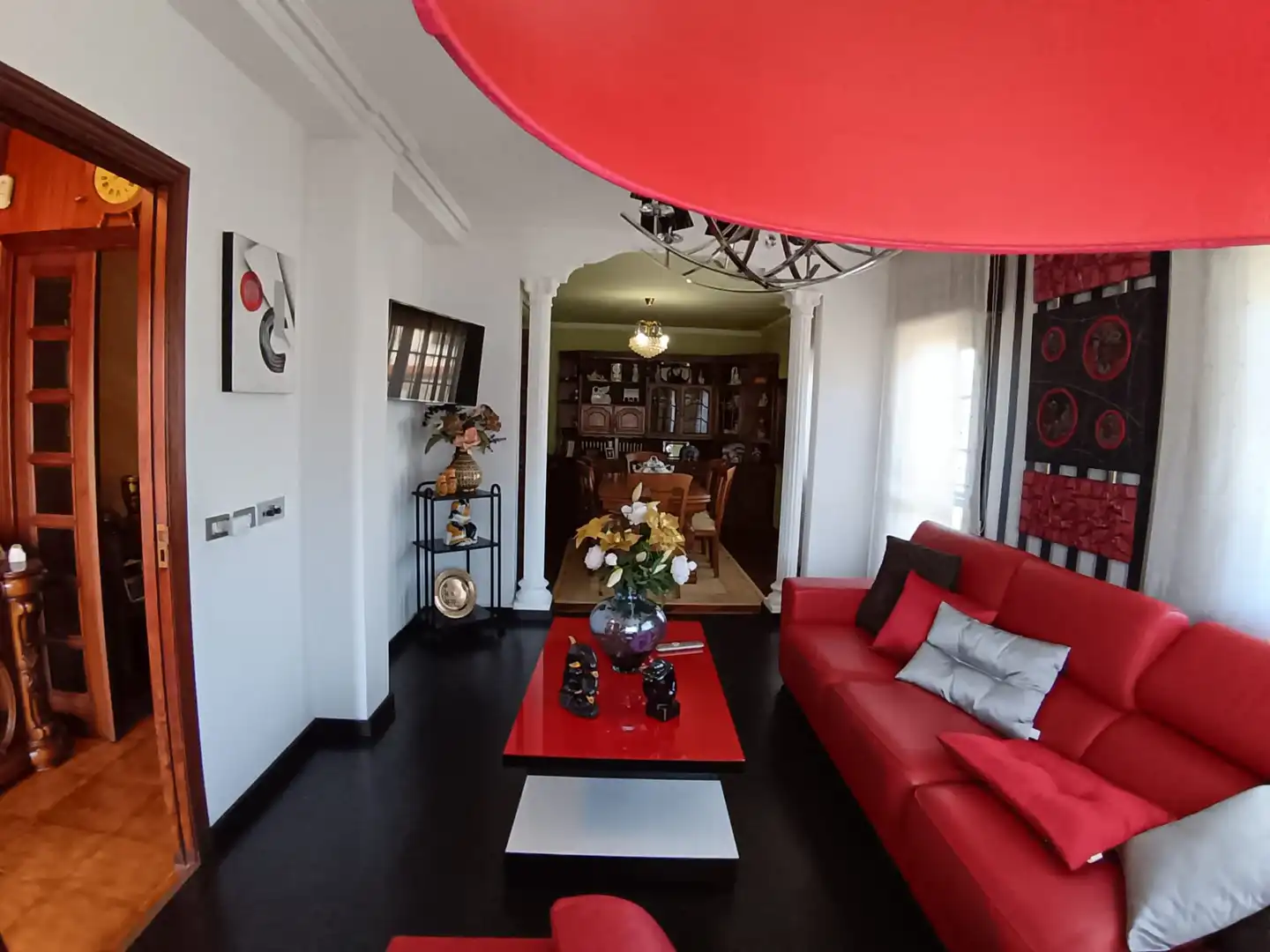 Sala d'estar de Casa o xalet en venda en Pontevedra Capital  amb Calefacció, Jardí privat i Parquet