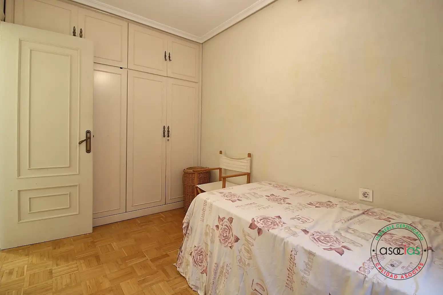Habitación de Piso en venta en Gijón  con Calefacción y Parquet